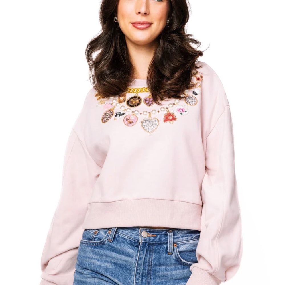 QUEEN OF SPARKLES Light Pink Embellished Necklace-Print Cropped Sweatshirt